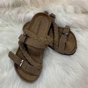 Girls sandals .